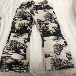 Womens Oakley snow pants. Size small